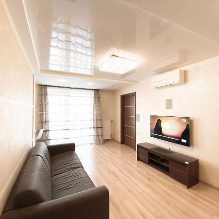 2-Bedroom Apartment Most City Area, Ekaterynoslav Square ドニプロペトロウシク エクステリア 写真