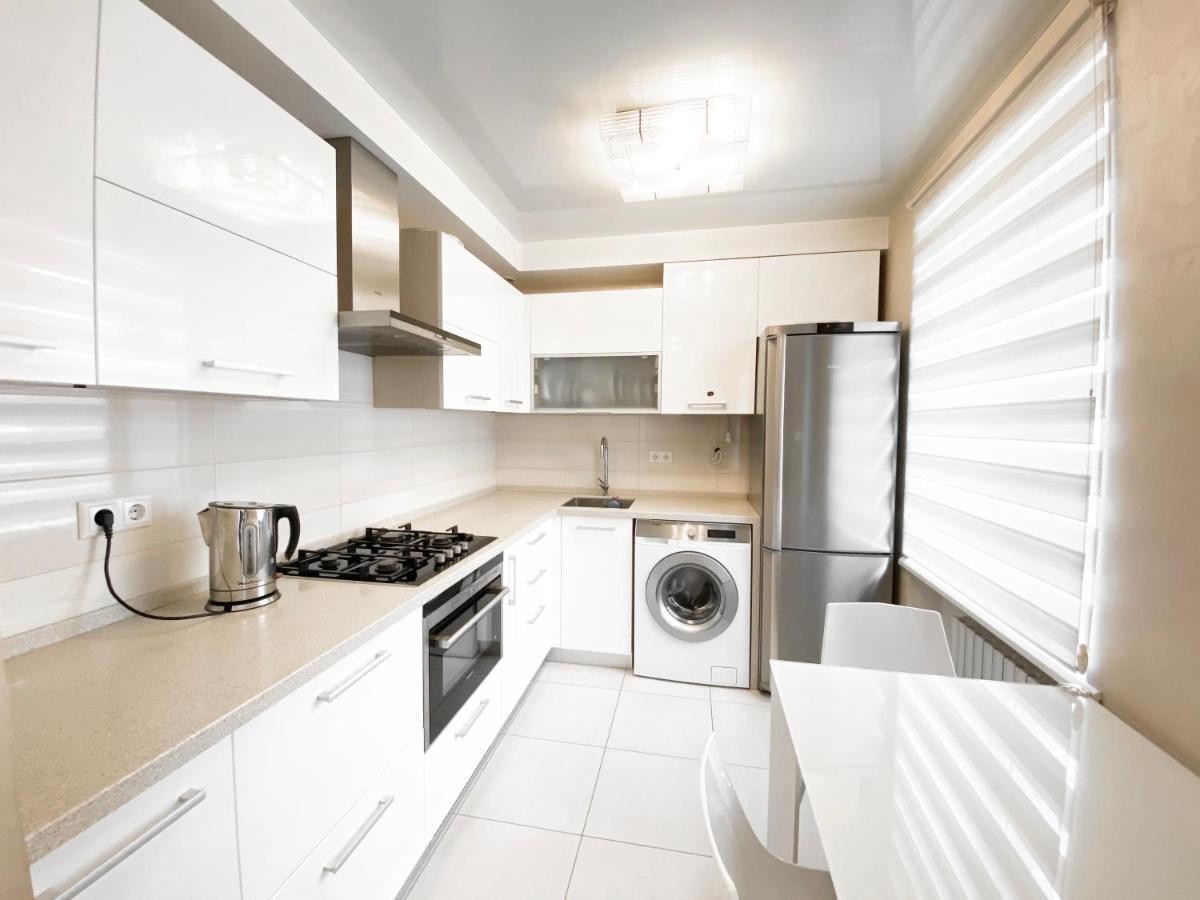 2-Bedroom Apartment Most City Area, Ekaterynoslav Square ドニプロペトロウシク エクステリア 写真