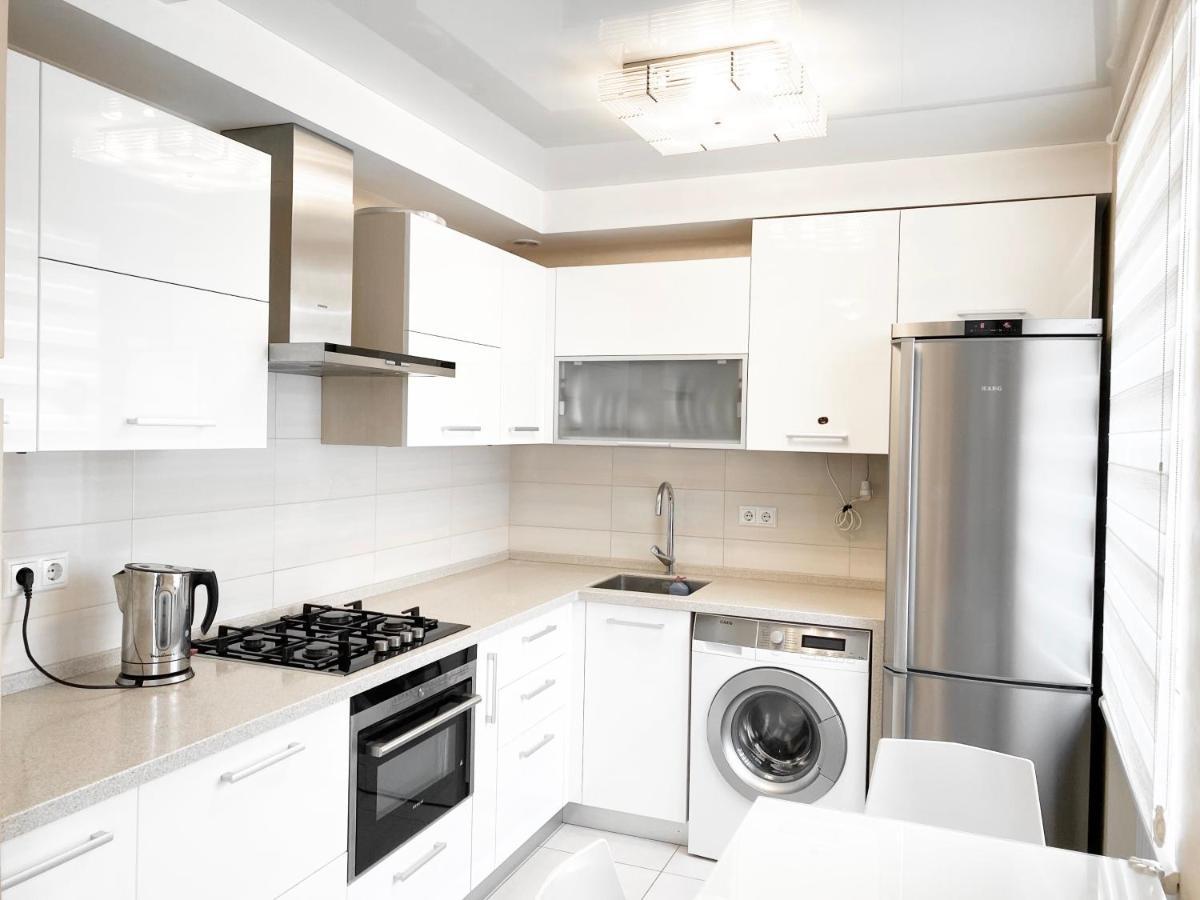 2-Bedroom Apartment Most City Area, Ekaterynoslav Square ドニプロペトロウシク エクステリア 写真