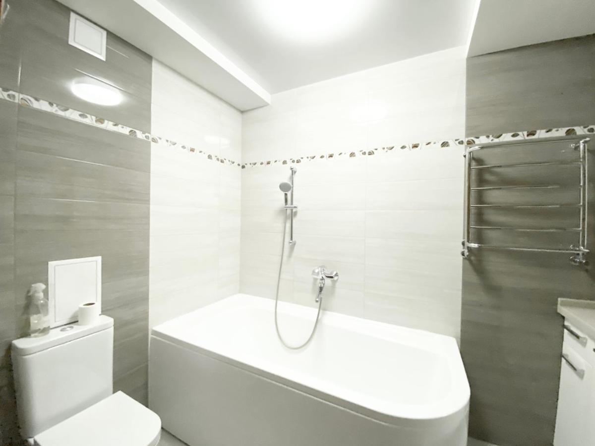 2-Bedroom Apartment Most City Area, Ekaterynoslav Square ドニプロペトロウシク エクステリア 写真