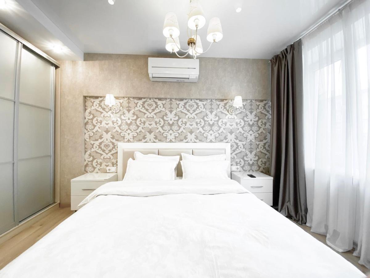 2-Bedroom Apartment Most City Area, Ekaterynoslav Square ドニプロペトロウシク エクステリア 写真