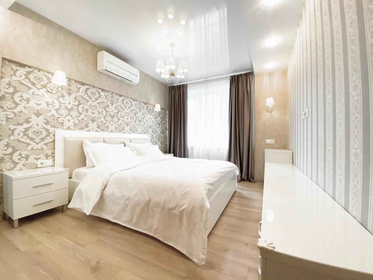 2-Bedroom Apartment Most City Area, Ekaterynoslav Square ドニプロペトロウシク エクステリア 写真