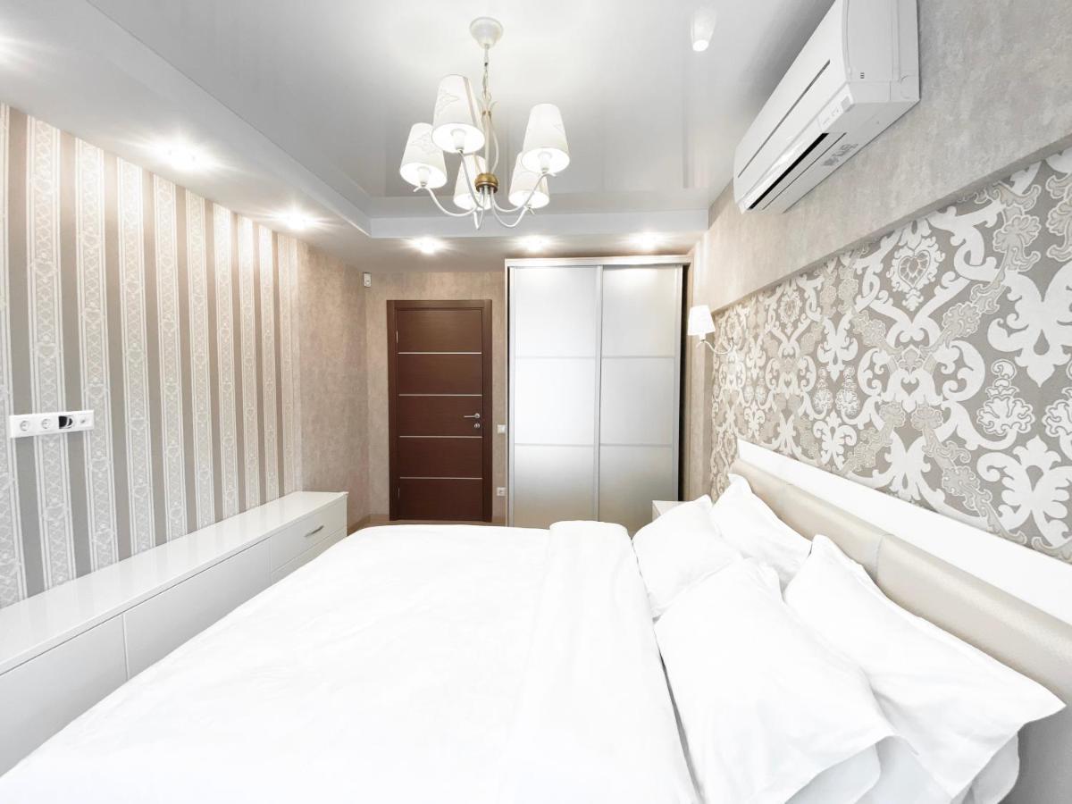2-Bedroom Apartment Most City Area, Ekaterynoslav Square ドニプロペトロウシク エクステリア 写真
